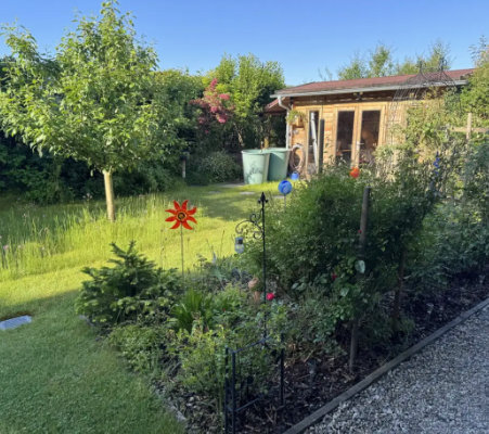 Maisons ~ feine Immobilien: Holzhaus in ruhiger Weilerlage, Gars am Inn